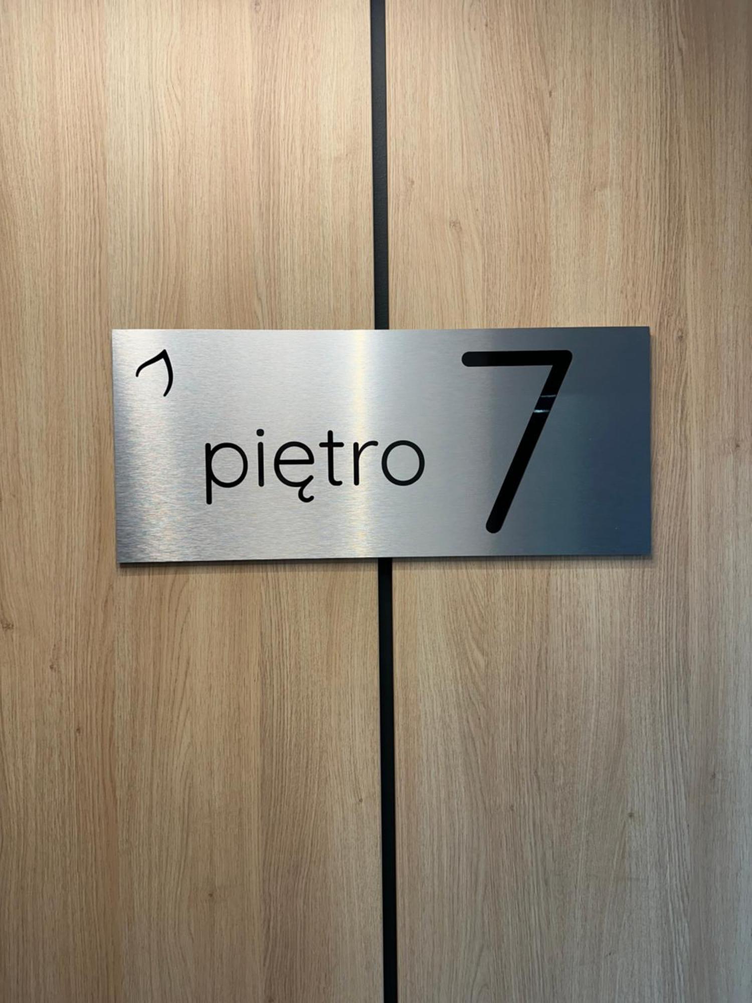 Mieszczanska 25 Apartment - Self Check-In 20H - Parking & Lift Wrocław Kültér fotó